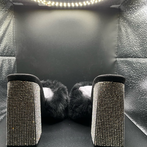 black fur rhinestone heels black new - Picture 3 of 4